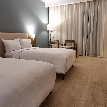 Phoenix Hotel & Wellness Sheikh Zayed City Экстерьер фото