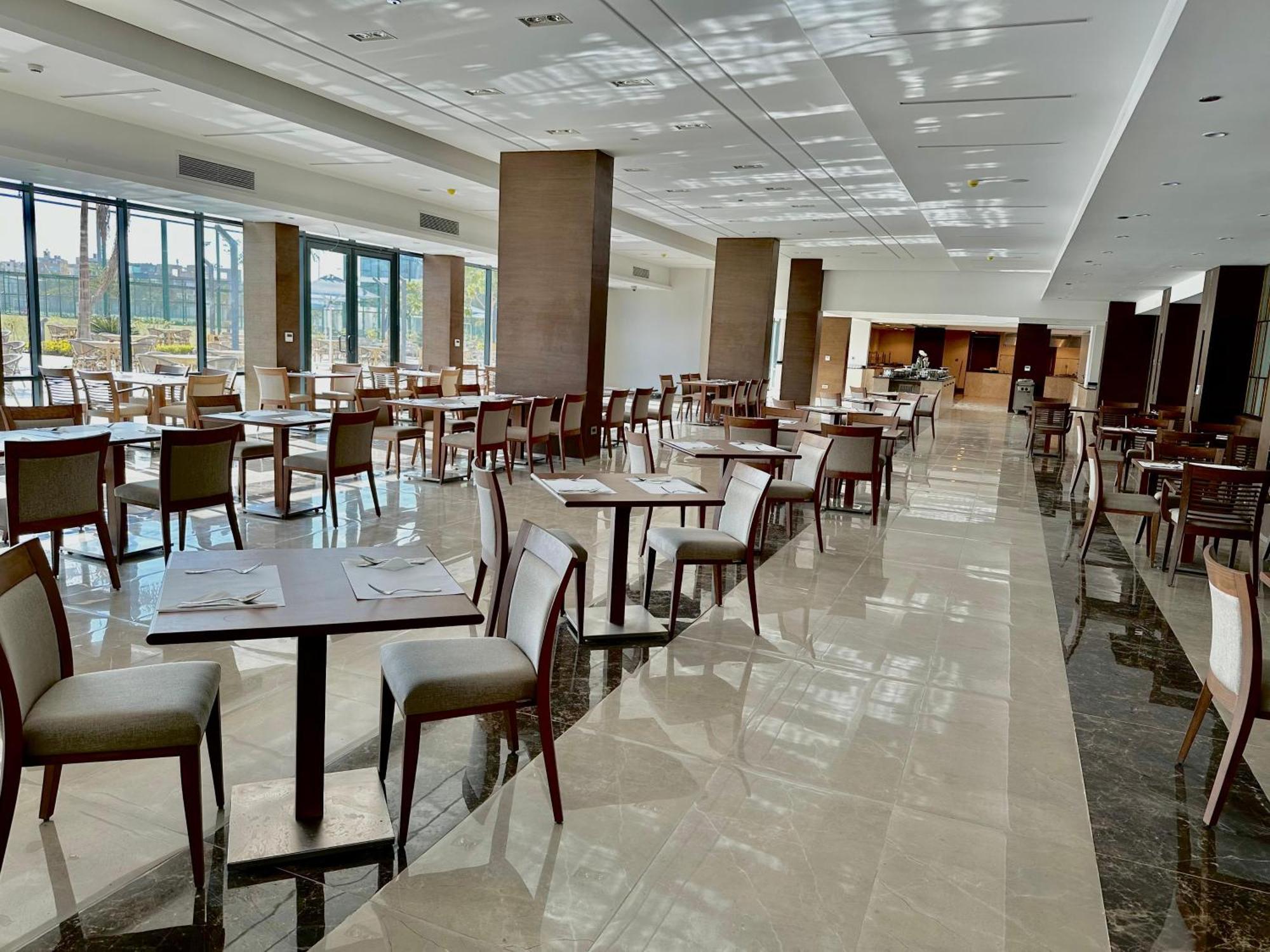 Phoenix Hotel & Wellness Sheikh Zayed City Экстерьер фото