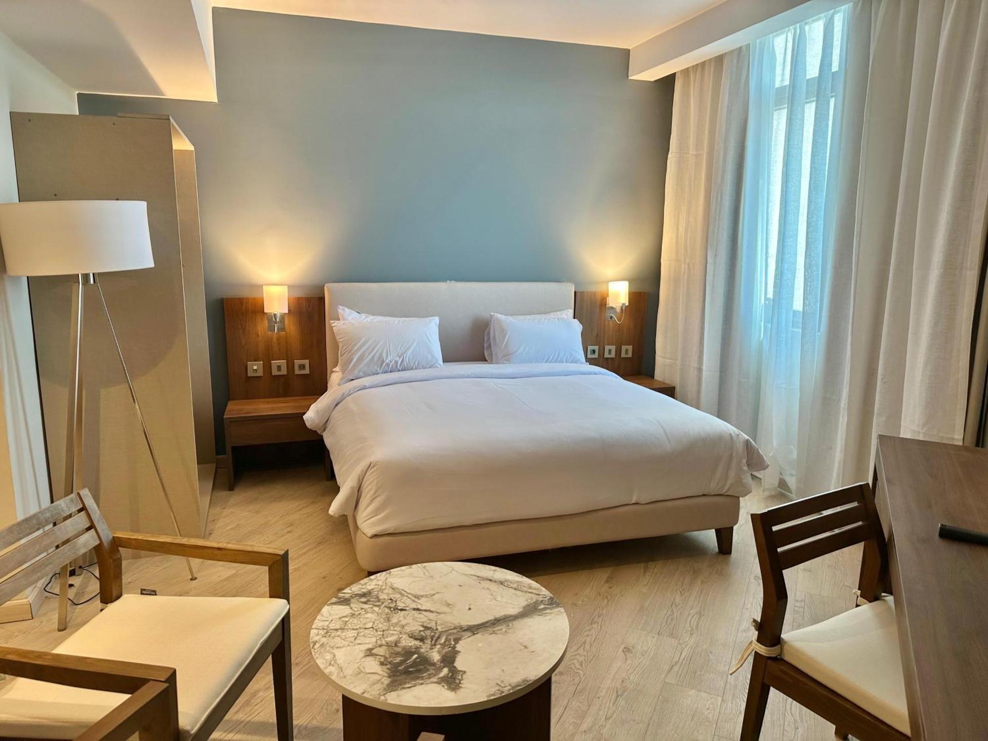 Phoenix Hotel & Wellness Sheikh Zayed City Экстерьер фото